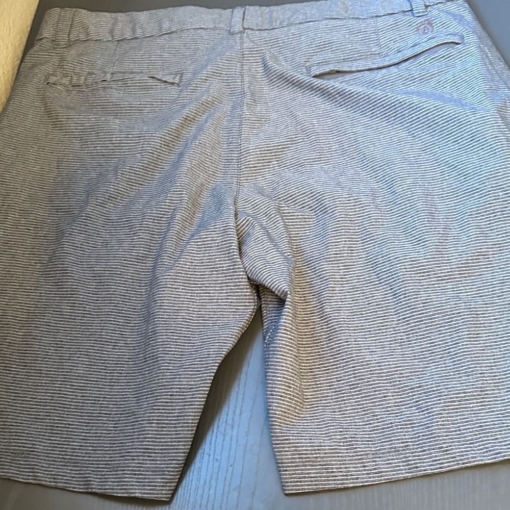 Classic Gray Striped Men's Shorts - Picture 3 of 3